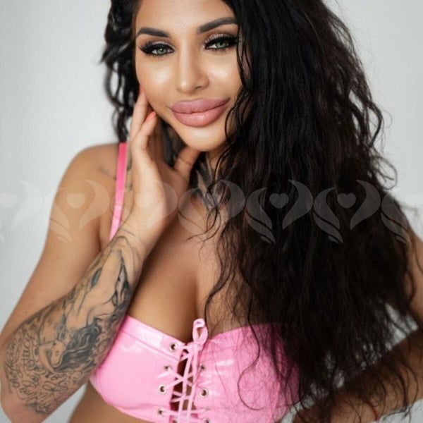 Сексуальная брюнетка с тату и гипнотическим взглядом 😍 — Samanta X 😘 — Київ, Подільський — Naberu